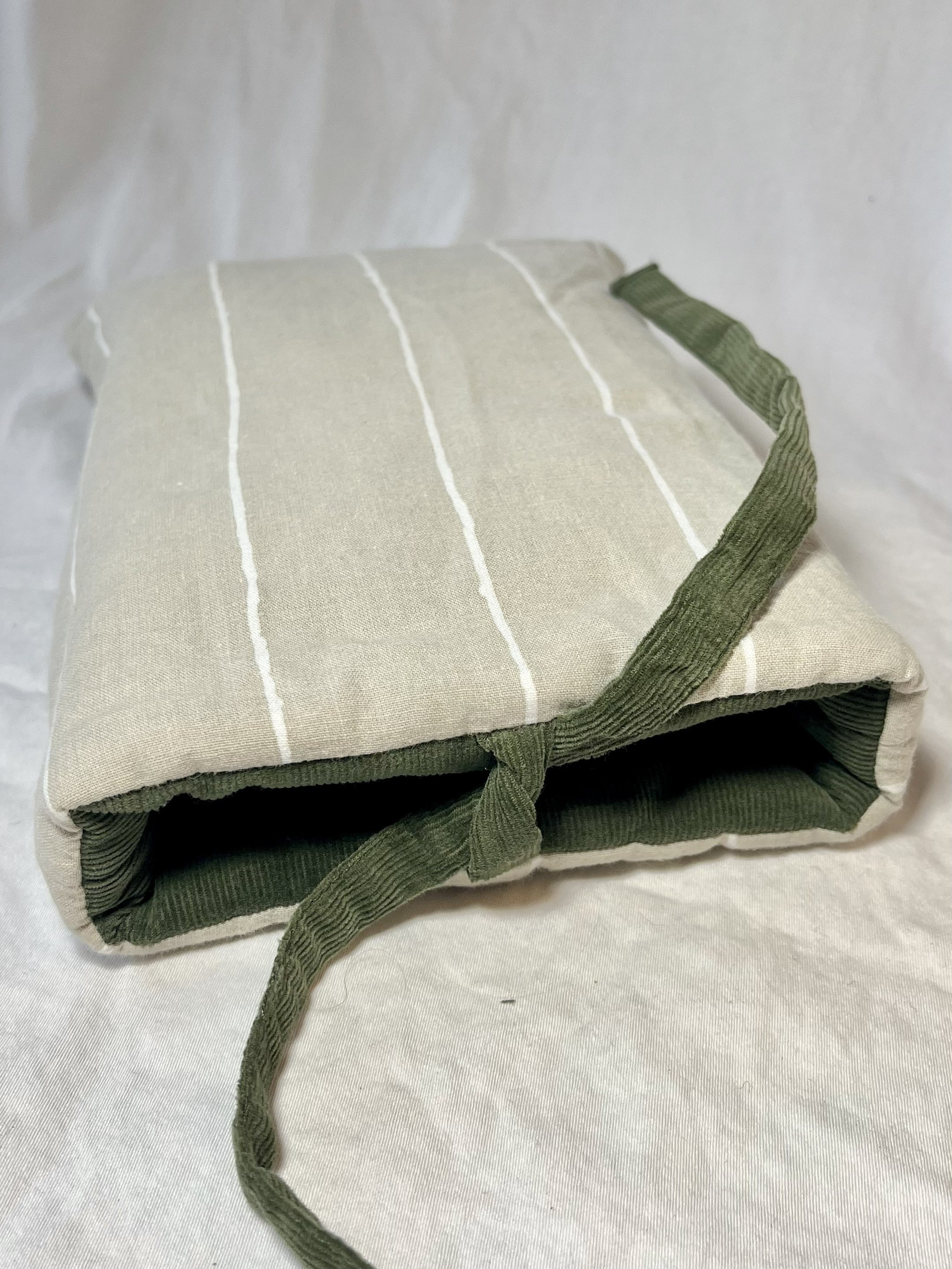 Bokfodral Green Corduroy