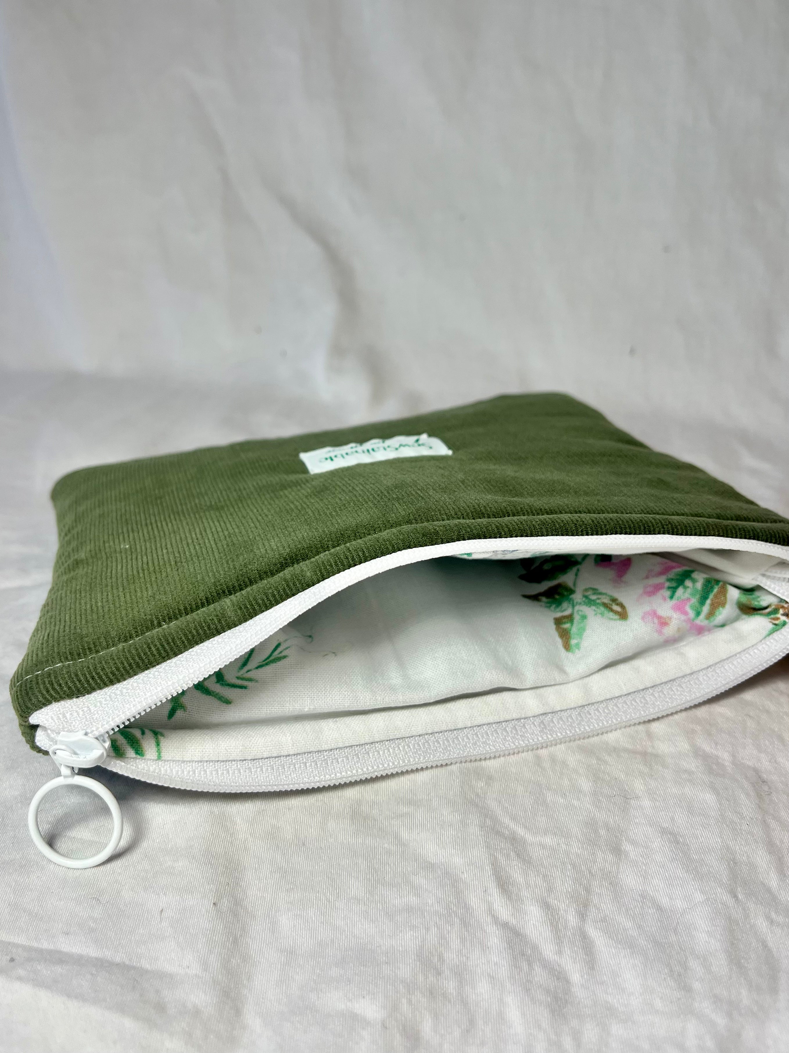 Necessär Green Corduroy