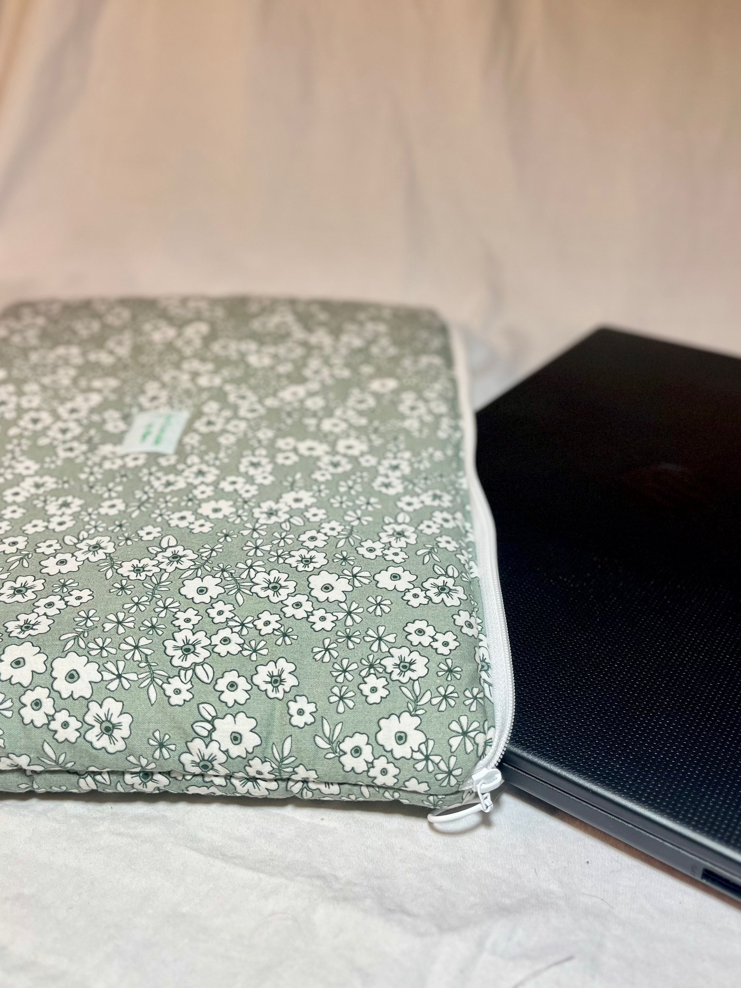 Laptopfodral Green Flowery