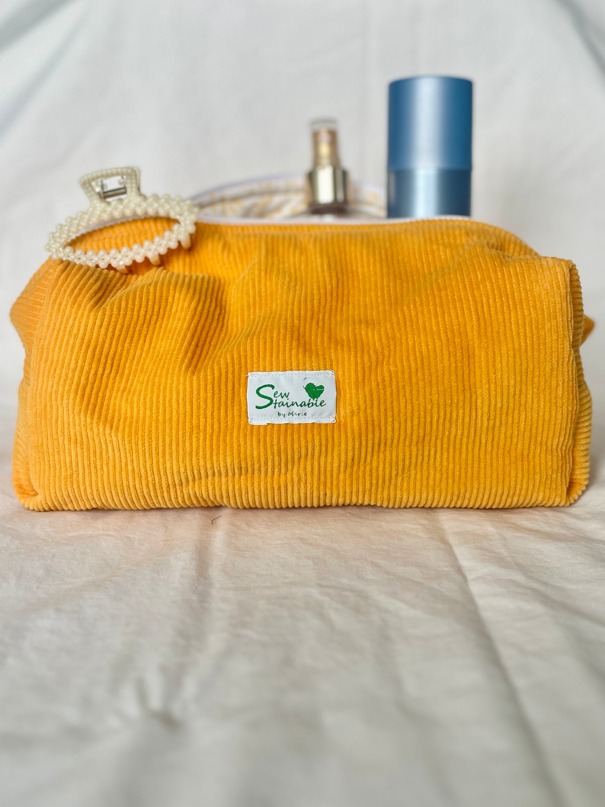 Necessär Yellow Corduroy