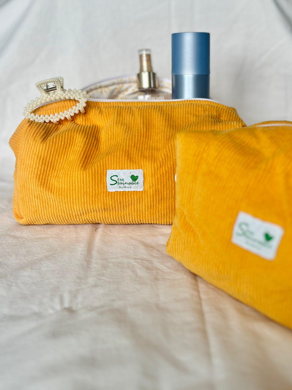Necessär Yellow Corduroy