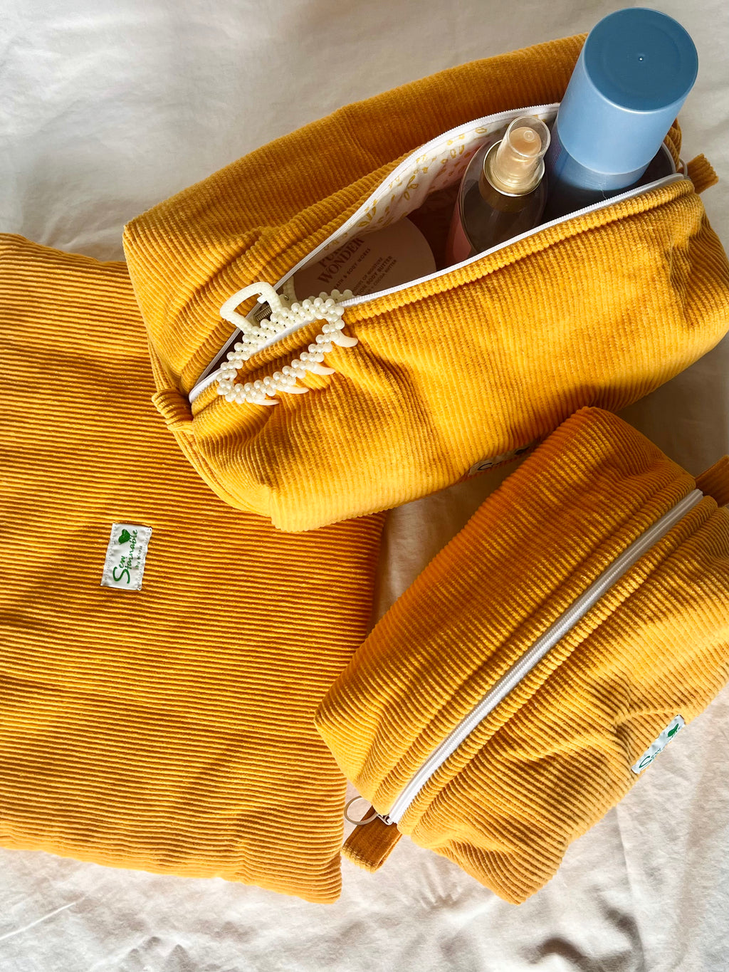Necessär Yellow Corduroy